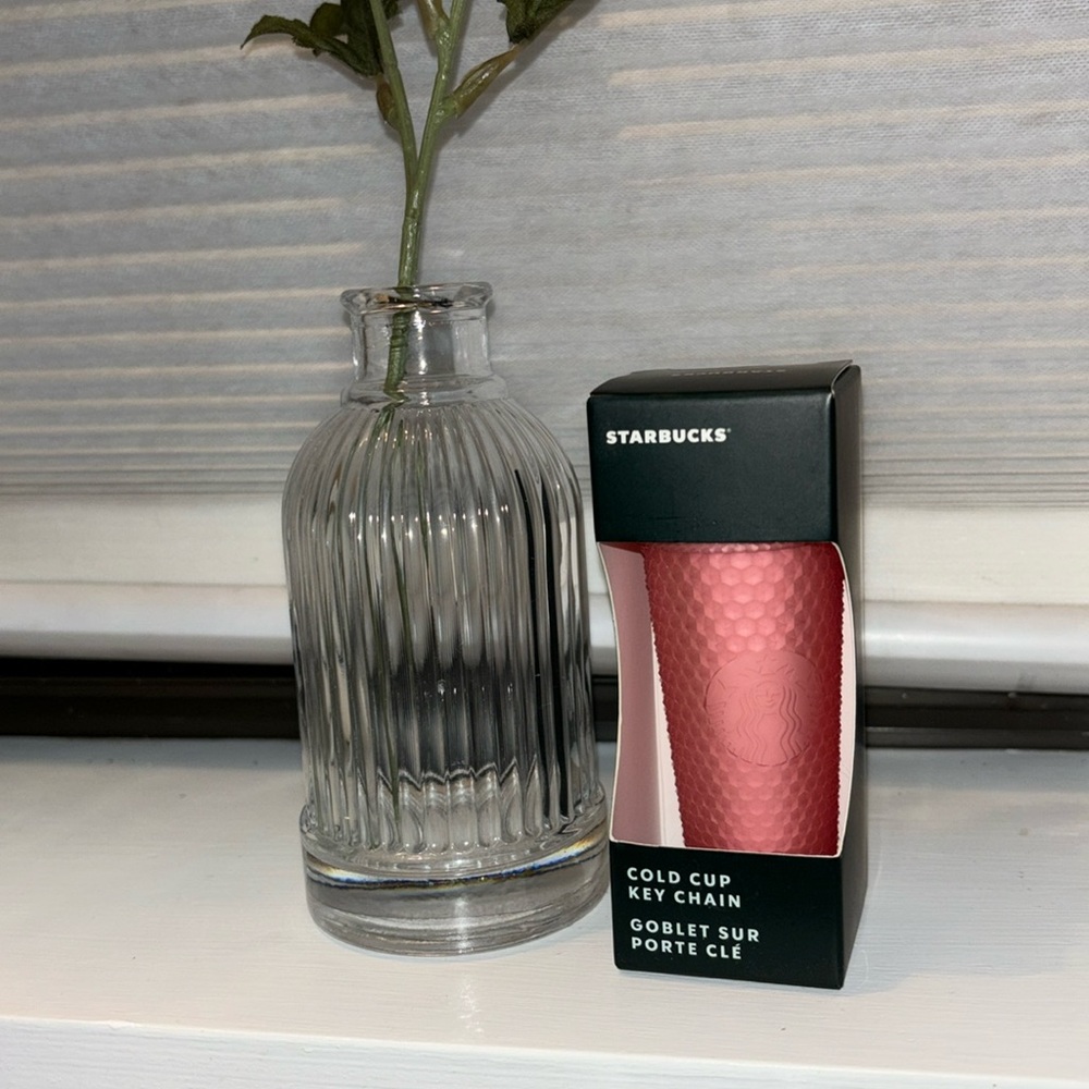New in box pink studded tumbler Starbucks keychain